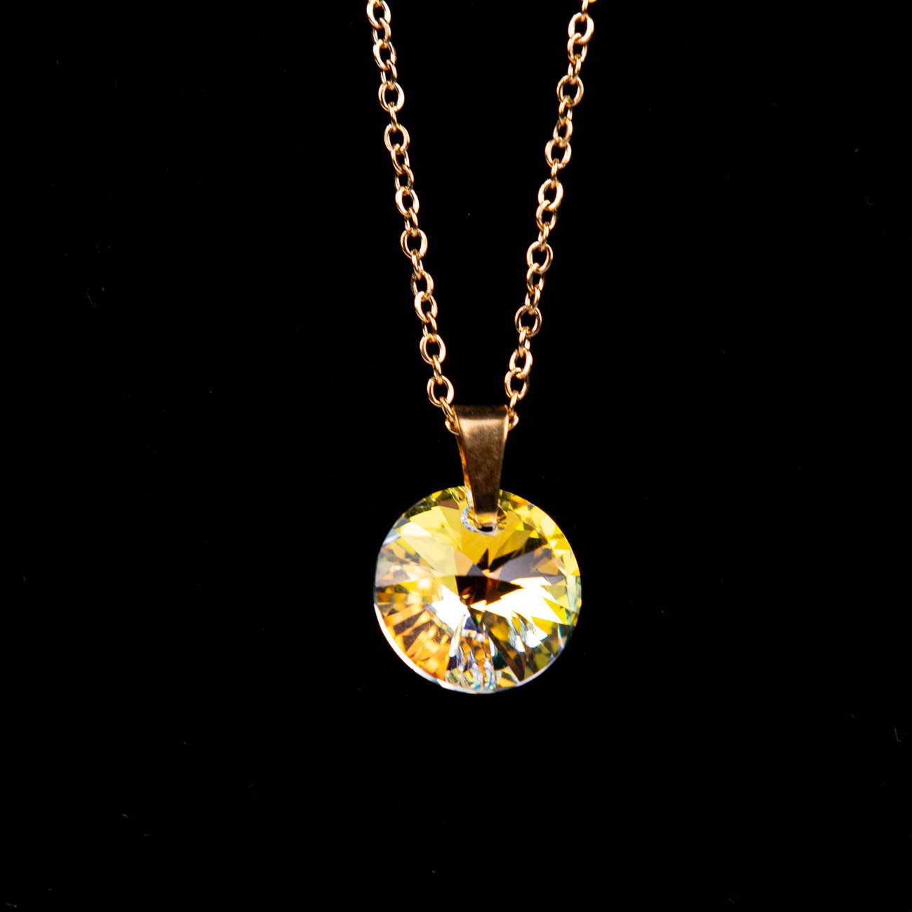 Artefacto de entrada para vigilancia energética, claridad interior y protección suave del entorno personal.